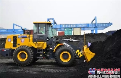 徐工裝載機(jī) 三峽庫(kù)區(qū)最大港口的貨物裝卸“主力軍”